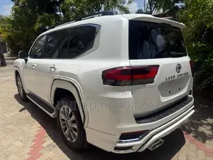 Toyota Land Cruiser Sahara LC300 ZX V6 2026