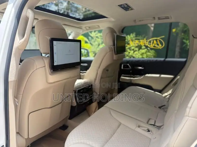 Toyota Land Cruiser Sahara LC300 ZX V6 2026