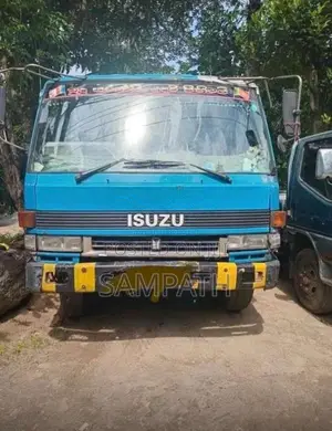Isuzu Forward Lorry Cabin for Lorry