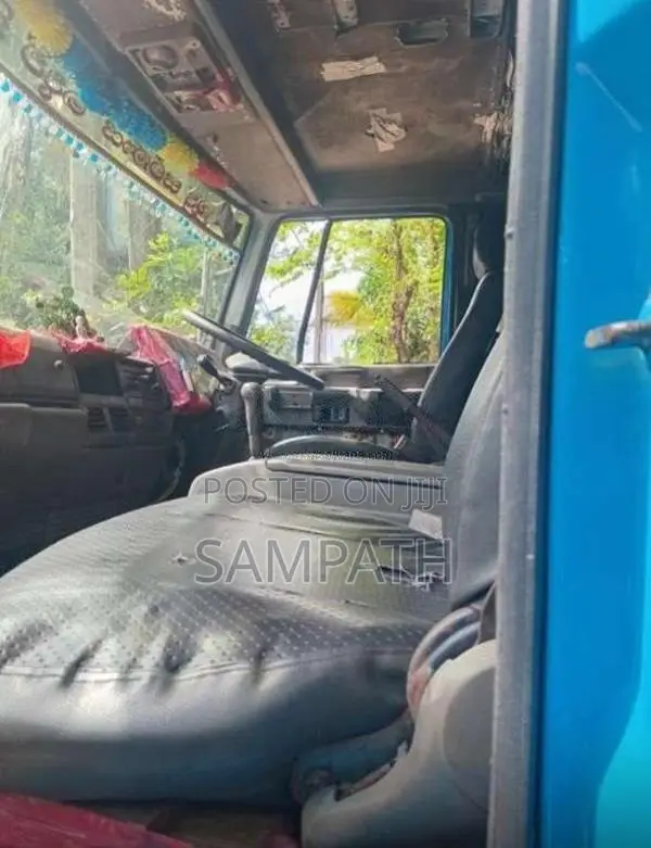 Isuzu Forward Lorry Cabin for Lorry
