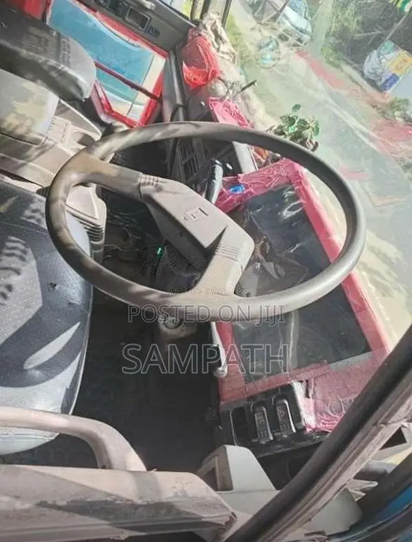 Isuzu Forward Lorry Cabin for Lorry
