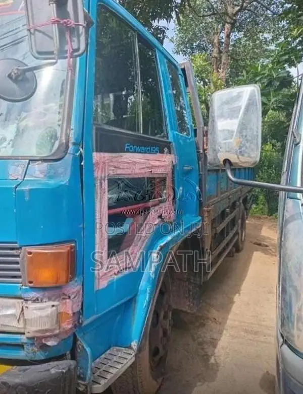 Isuzu Forward Lorry Cabin for Lorry