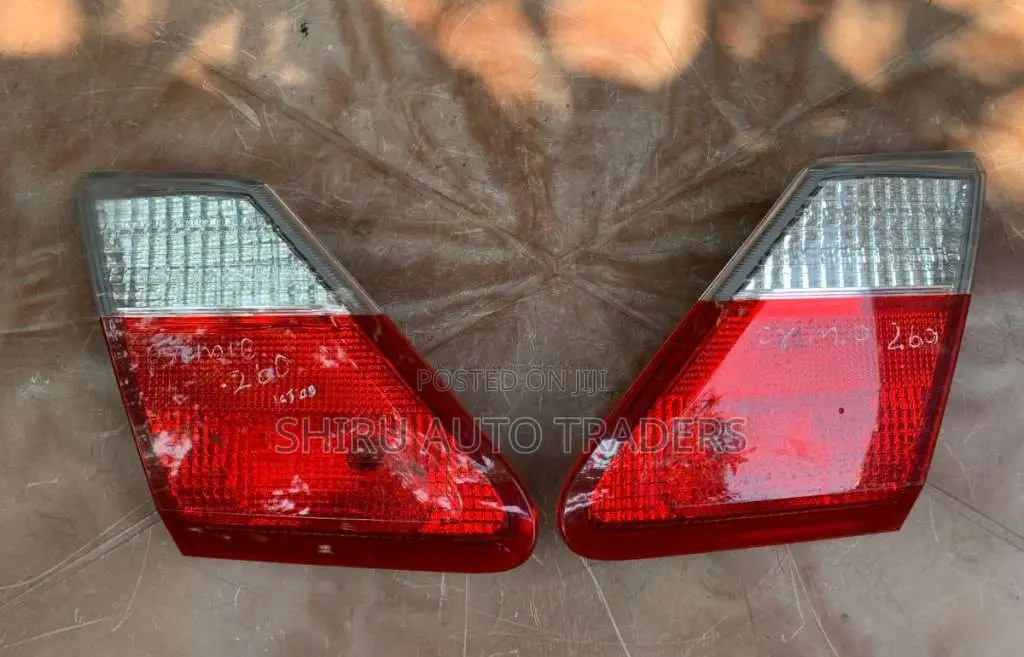Toyota premio 260 2010 dicky garnish set for Car