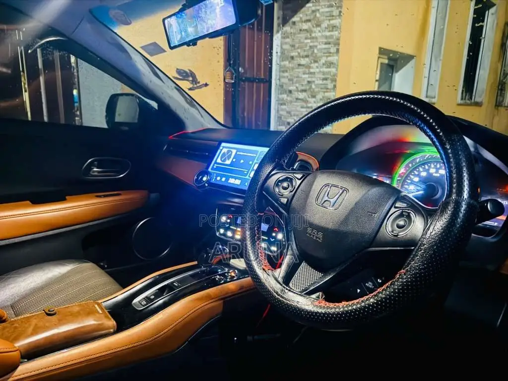 Honda Vezel 2016 SUV (Used)