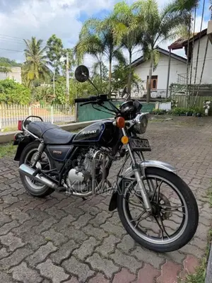 Suzuki GN125 2000 Motorbike (Used)