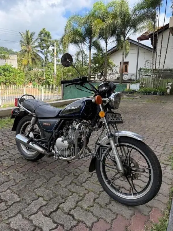 Suzuki GN125 2000 Motorbike (Used)