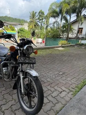 Suzuki GN125 2000 Motorbike (Used)