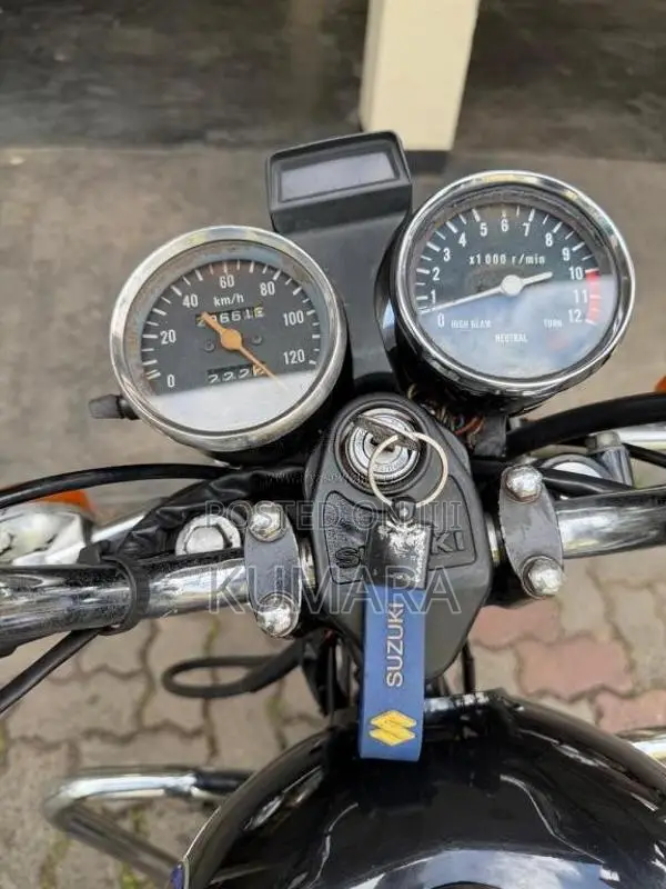 Suzuki GN125 2000 Motorbike (Used)