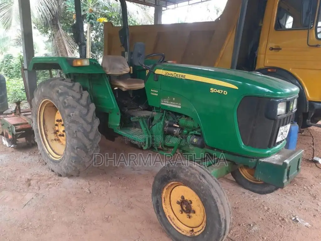 John-Deere 5047 2015 Tractor (Used)