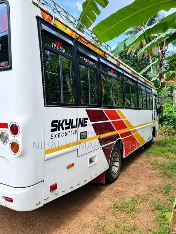 Eicher Skyline 2018 Bus (Used)