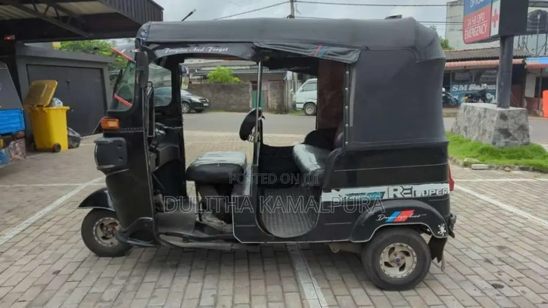 Bajaj 4 Stroke 2015 Three Wheel (Used)
