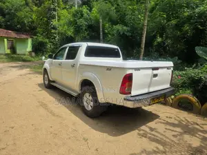 Toyota Hilux 2011 Pickup (Used)