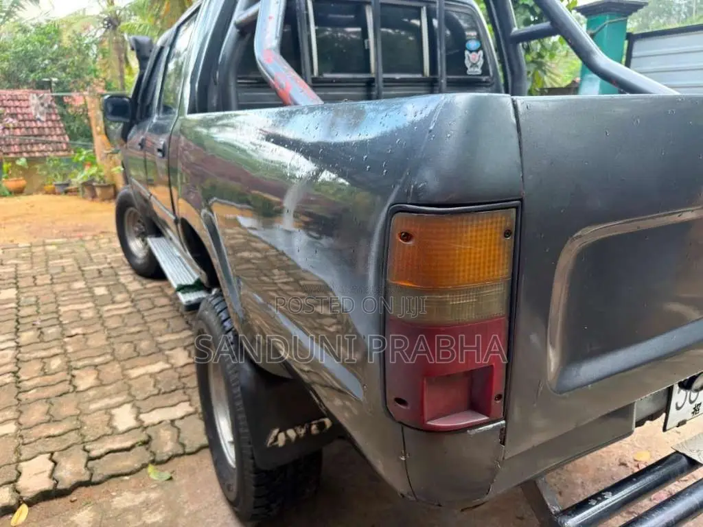 Toyota Hilux 1991 Pickup (Used)