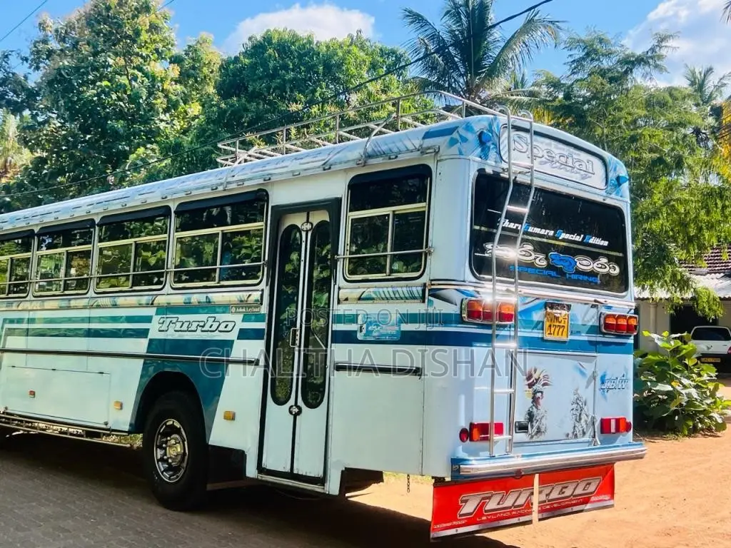 Ashok-Leyland Viking 2015 Bus (Used)