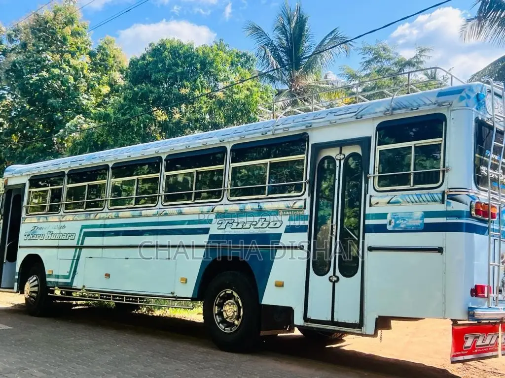 Ashok-Leyland Viking 2015 Bus (Used)