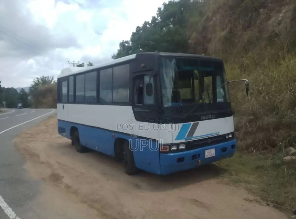 Isuzu Journey Q 1990 Bus (Used)