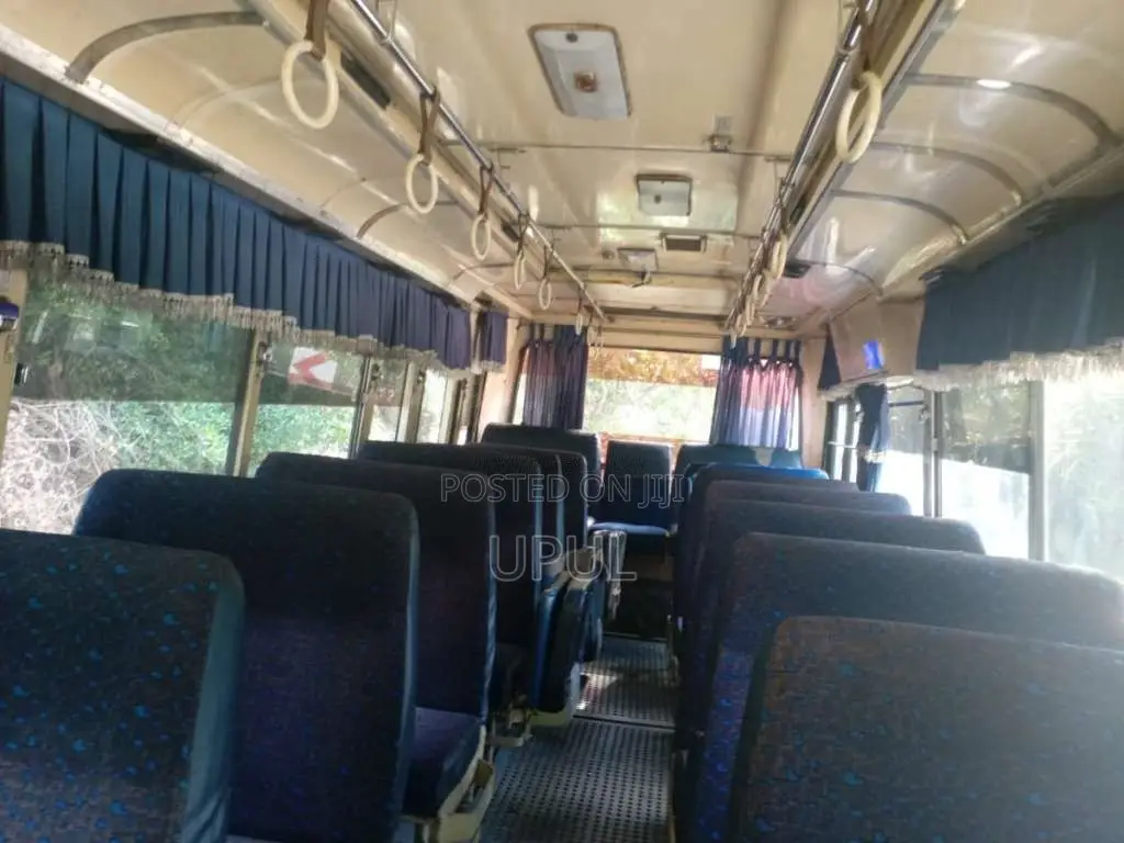 Isuzu Journey Q 1990 Bus (Used)