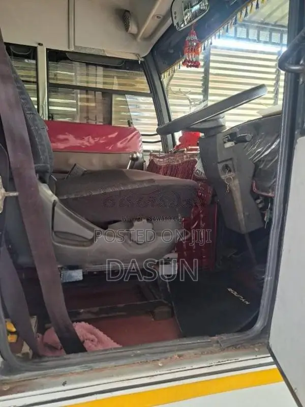 Tata LP713 Starbus 2011 Bus (Used)