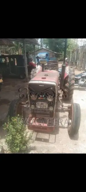 Massey-Ferguson Massey Ferguson 2002 Tractor (Used)