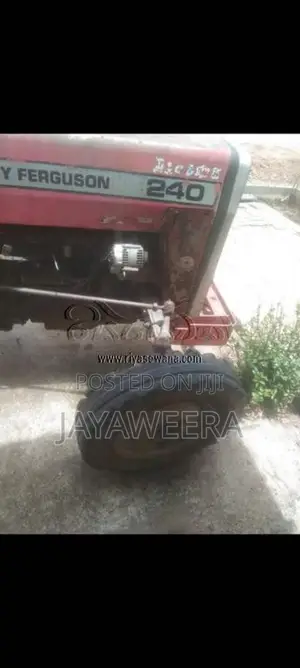 Massey-Ferguson Massey Ferguson 2002 Tractor (Used)
