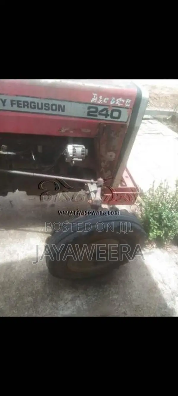 Massey-Ferguson Massey Ferguson 2002 Tractor (Used)