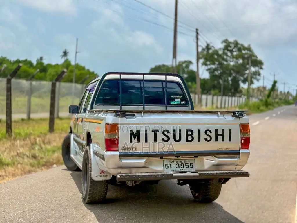 Mitsubishi L200 4WD 1990 Pickup (Used)