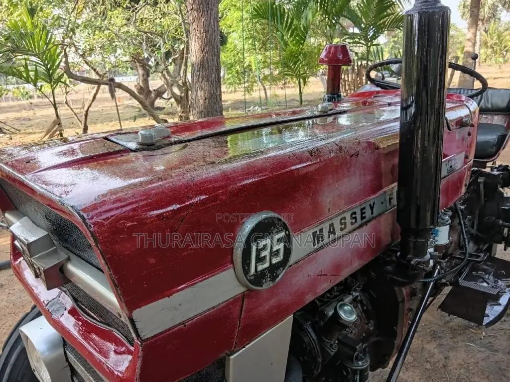 Massey-Ferguson 135 1999 Tractor (Used)
