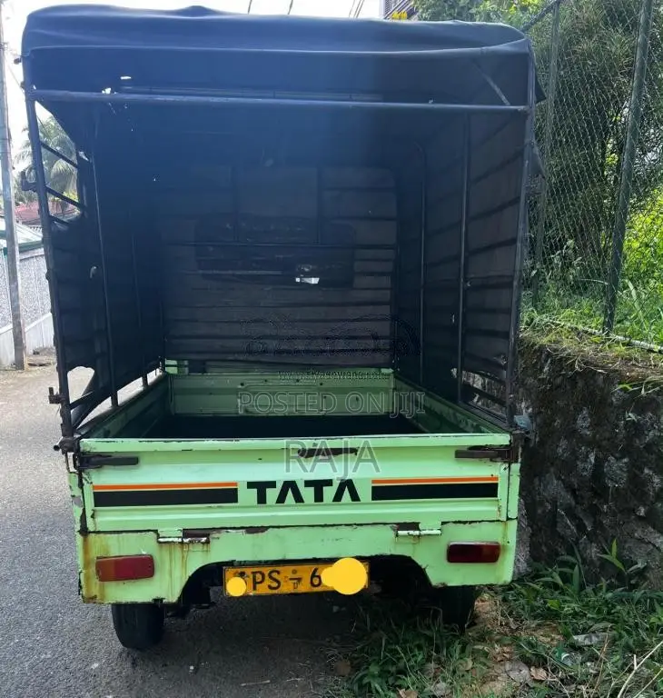 Tata Dimo Batta 2012 Lorry (Used)
