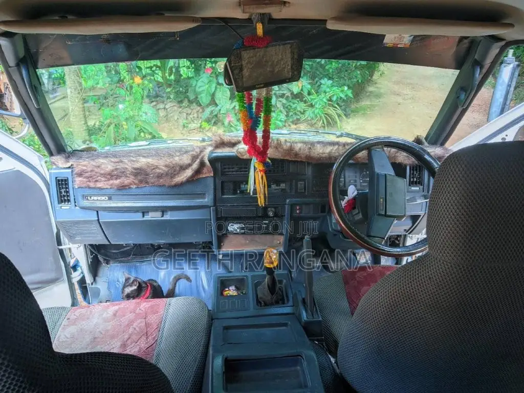 Nissan Largo 1994 Van (Used)