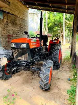 Kubota 44 2023 Tractor (Used)