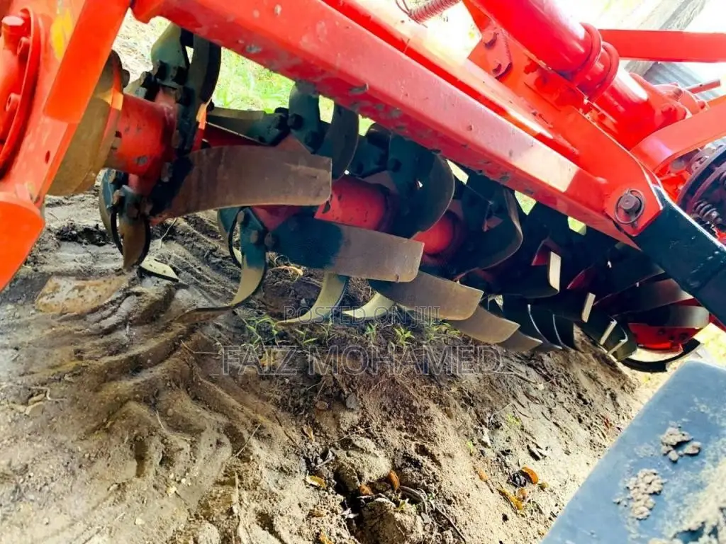 Kubota 44 2023 Tractor (Used)