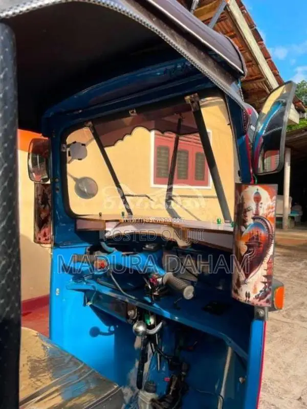 Bajaj RE 2 Stroke 2005 Three Wheel (Used)