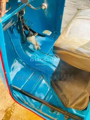 Bajaj RE 2 Stroke 2005 Three Wheel (Used)