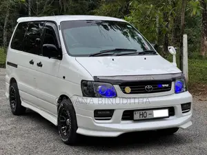 Toyota Noah KR42 GL 2000 Van (Used)