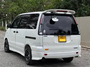 Toyota Noah KR42 GL 2000 Van (Used)