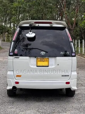 Toyota Noah KR42 GL 2000 Van (Used)