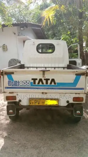 Tata Dimo Batti 2013 Lorry (Used)