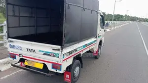 Tata Dimo Batta 2010 Lorry (Used)