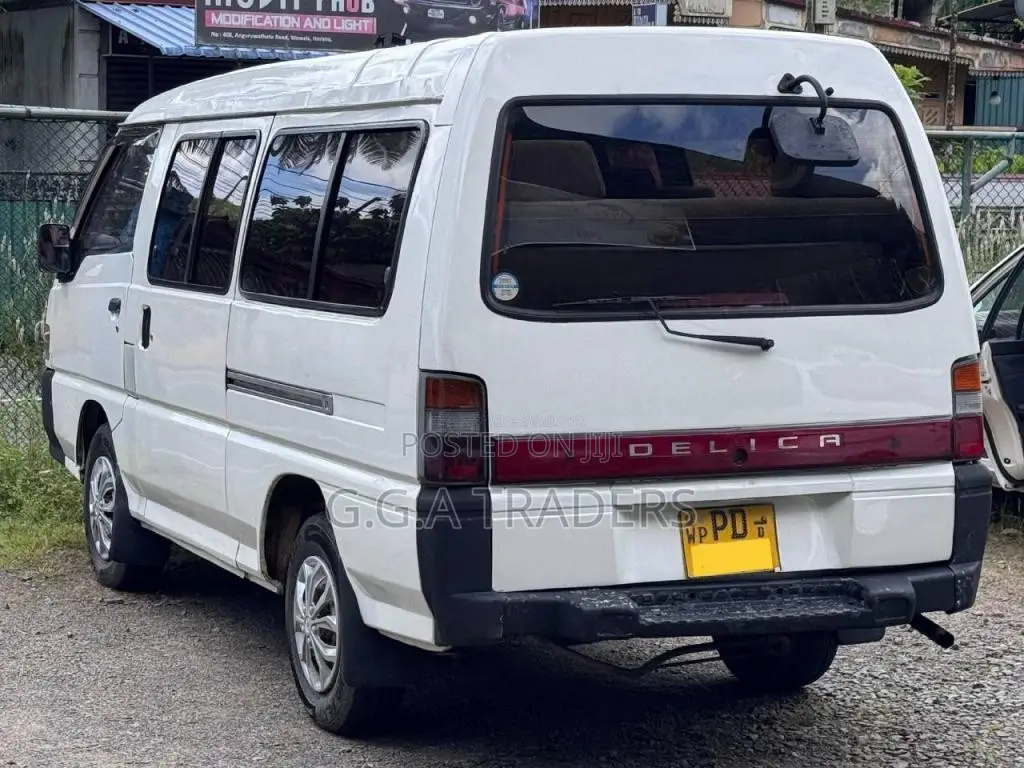 Mitsubishi P015 2006 Van (Used)