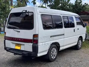 Mitsubishi P015 2006 Van (Used)