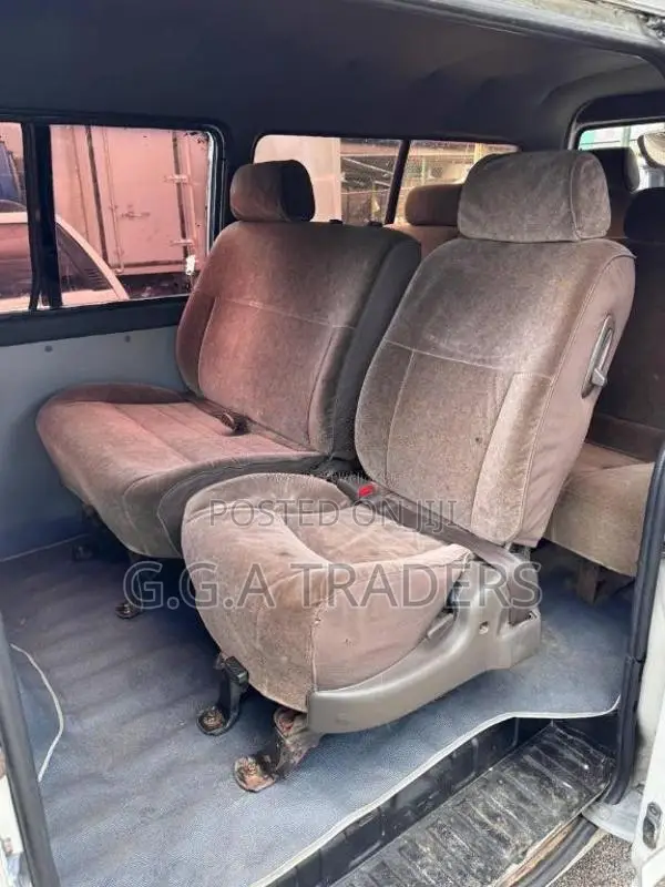 Mitsubishi P015 2006 Van (Used)