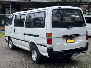 Toyota Dolphin LH113 1992 Van (Used)