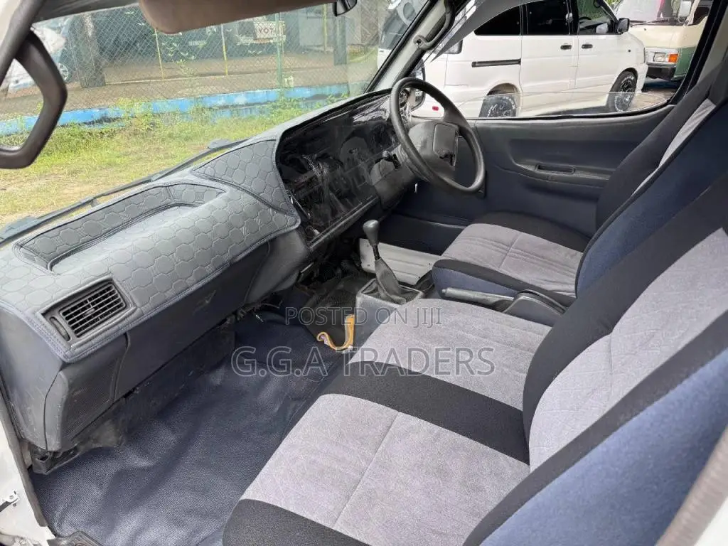 Toyota Dolphin LH113 1992 Van (Used)