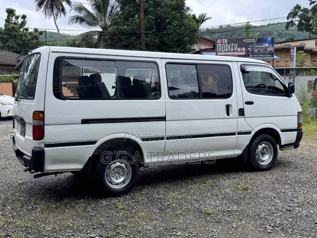 Toyota Dolphin LH113 1992 Van (Used)