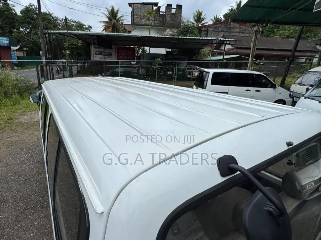 Toyota Dolphin LH113 1992 Van (Used)