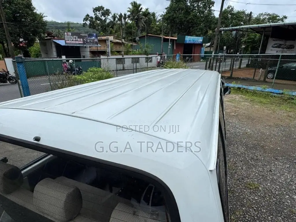 Toyota Dolphin LH113 1992 Van (Used)