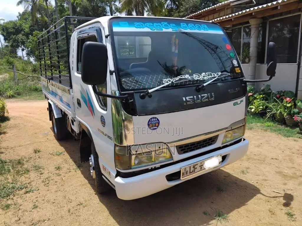 Isuzu ELF 2002 Lorry (Used)