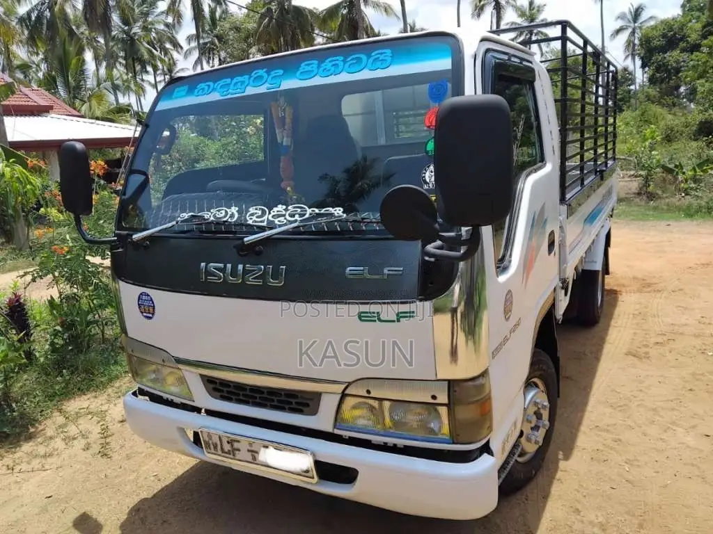 Isuzu ELF 2002 Lorry (Used)