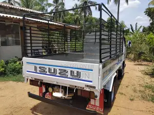 Isuzu ELF 2002 Lorry (Used)