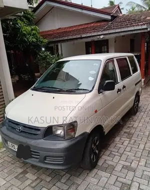 Toyota Noah KR42 2002 Van (Used)